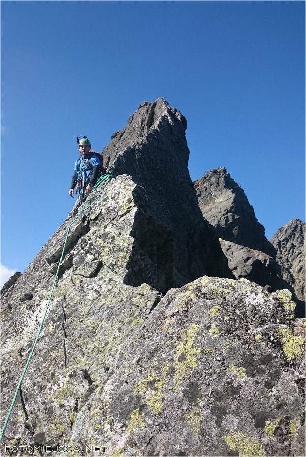 Żabi Koń wschodnia grań Tatry Wysokie uskok drugi wyciąg na stanowisku