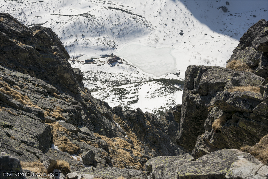 Schronisko nad Zielonym Stawem Kieżmarskim widziane z Koziej Turni tatry Wysokie Słowackie