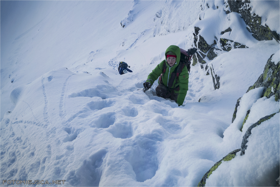 Przełęcz pod Kogutkiem trawers Ciężkiego Szczytu Tatry Wysokie zimą