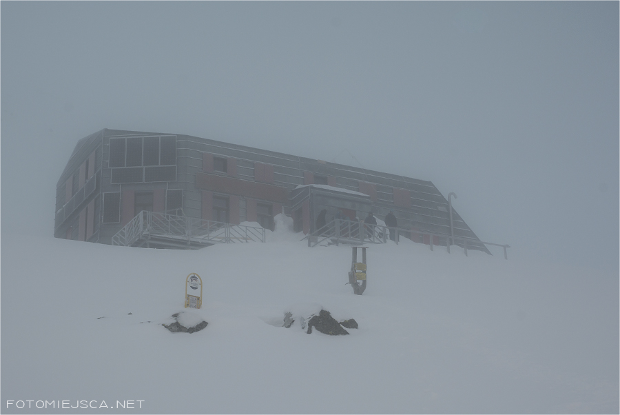 Schronisko pod Wagą Chata pod Rysmi Waga Rysy od strony Słowackiej Tatry Wysokie