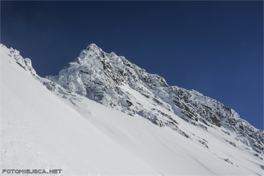 Wysoka w drodze na Ciężki Szczyt Tatry Wysokie zimą