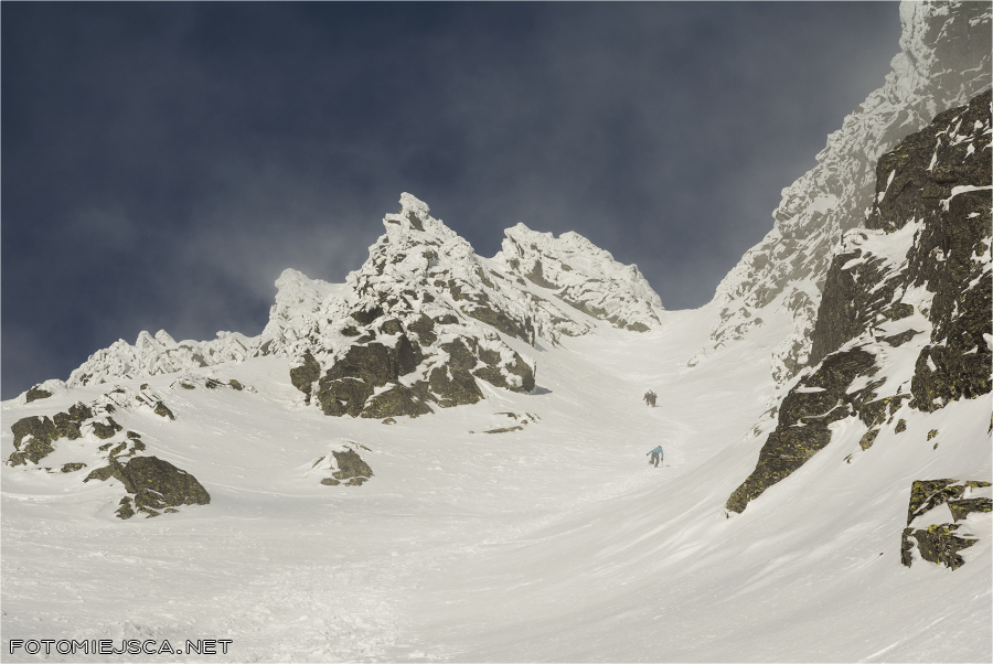 żleb w Wysokiej Wysoka Dolina Złomisk Tatry Wysokie zimą